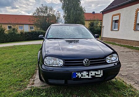 VW Golf Volkswagen 1.6 Special 3900€ VB