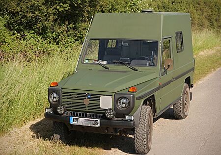 Mercedes-Benz G 230