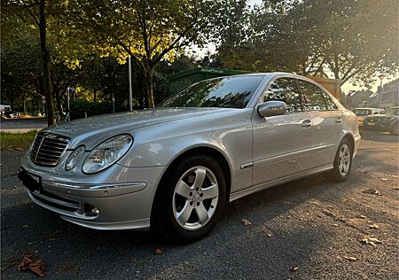 Mercedes-Benz E 220 CDI AVANTGARDE Avantgarde Limousine