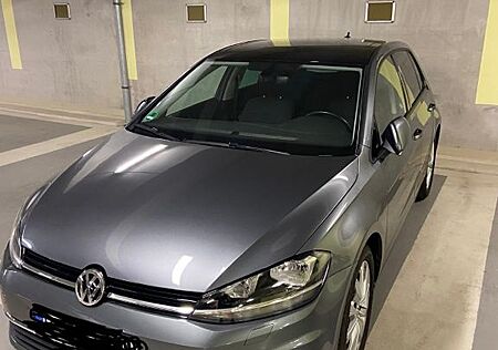 VW Golf Volkswagen 1.6 TDI Sound Sound