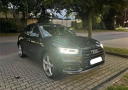 Audi Q5 40 TDI S tronic quattro sport *STNDHEIZ.*