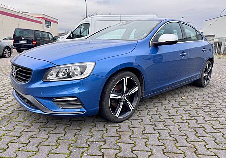 Volvo S60 D2 R-Design - NAVI + LED + SHZ