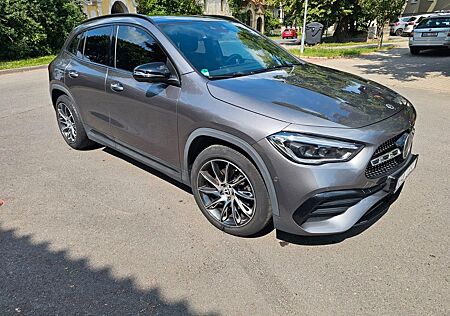 Mercedes-Benz GLA 220 d 4MATIC Panorama Burmester 360`