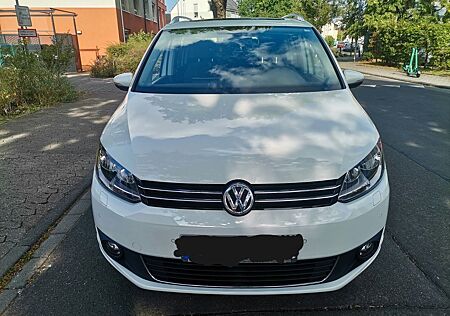 VW Touran Volkswagen 1.2 TSI CUP PANO/AHK/SZH/PARKASSIST/2*PDC