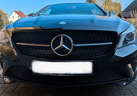Mercedes-Benz CLA 180 - AMG-NIGHTPAKET