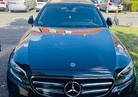 Mercedes-Benz E 200 d T Autom.Model 2020 1. Hand