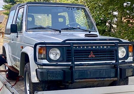 Mitsubishi PAJERO CABRIO 2,5 TURBO DIESEL HARDTOP AHK o.TÜV