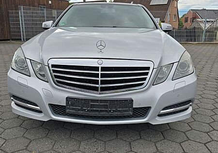 Mercedes-Benz E 300 CDI BlueEFFICIENCY -