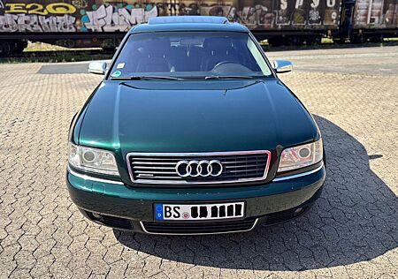 Audi A8 3.7 quattro tiptronic -LPG