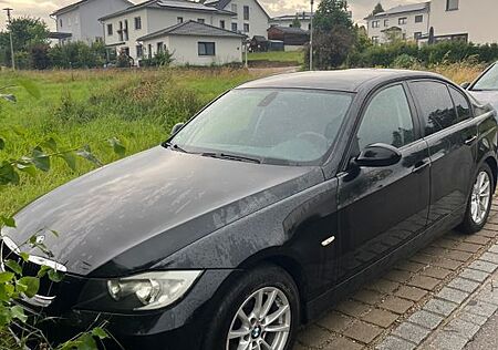 BMW 318i E90 Limousine