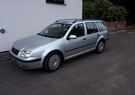 VW Bora Volkswagen 1.9TDI 85kW Comfortline Variant Comfortline