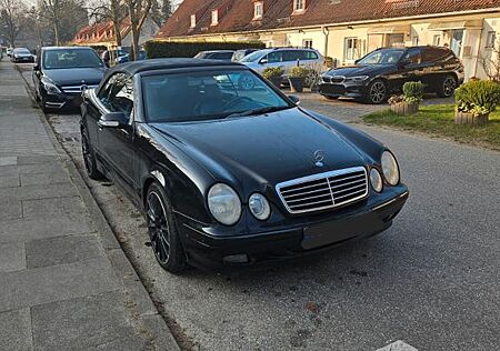 Mercedes-Benz 320 CLK