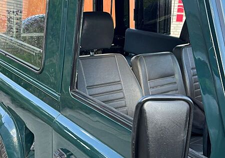 Land Rover Defender 90