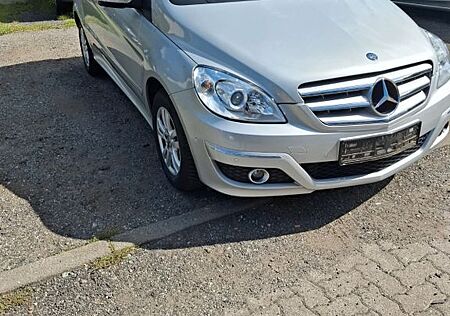Mercedes-Benz B 180 Autotronic -