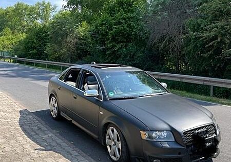 Audi S4 4.2 quattro -
