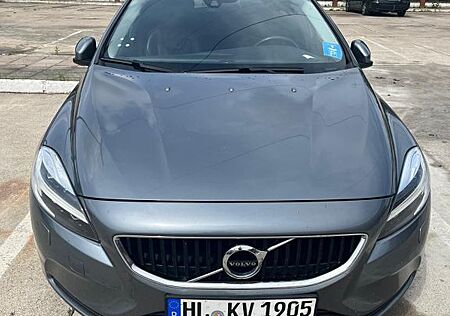 Volvo V40 D4