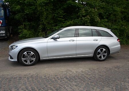 Mercedes-Benz E 220 E -Klasse T-Modell d 4Matic