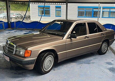 Mercedes-Benz 190 *LIMOUSINE* *OLDI* *YOUNGTIMER* *TÜV:NEU*