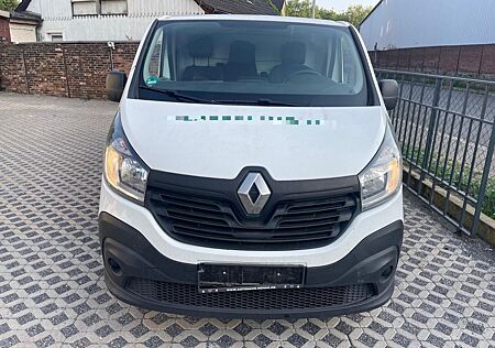 Renault Trafic mit Klima und AHK