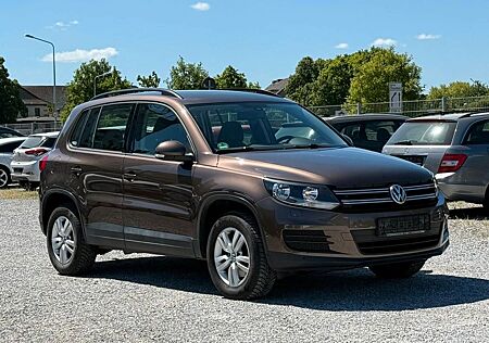 VW Tiguan Volkswagen 1.4i -- KLIMA+PDC+LM+AHK+BC+SCHECKHEFT --
