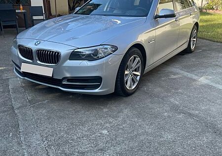 BMW 530d xDrive Touring A Luxury Line Luxury Line