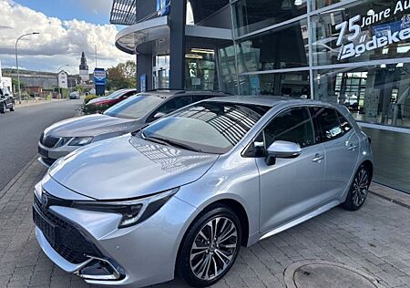 Toyota Corolla 1.8 Hybrid Team Deutschland Navi