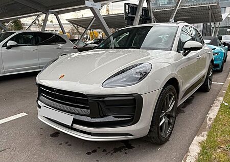 Porsche Macan T