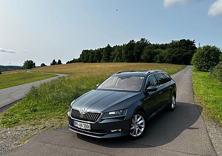 Skoda Superb 2.0 TDI DSG Style Combi Style