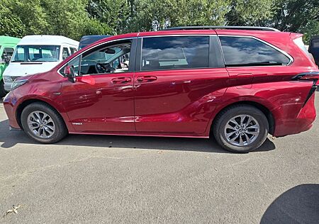 Toyota Sienna 8 Sitze Top Zustand sehr sparsam