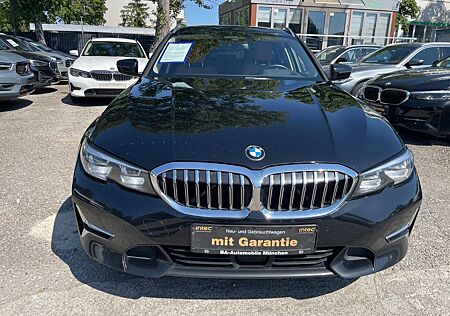BMW 330e Touring Luxury Line Auto.LED.Head Up.Glasda