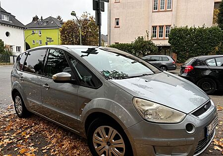 Ford S-Max 2,0 TDCi 96kW DPF (7-Sitzer)