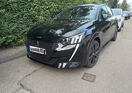 Peugeot e-208 136 GT+