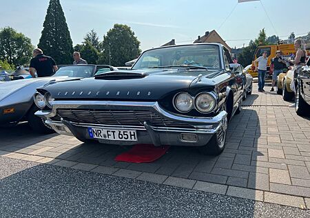Ford Thunderbird 1965 | V8 Sound | Automatik |