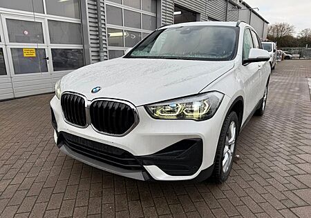 BMW X1 sDrive18d LEDER LED PANO METALIC LM Felgen