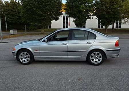 BMW 320i -Schalter, Klima, Ahk, Pdc, 6Zylinder