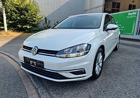 VW Golf Volkswagen VII *Navi* Tempamat * SHZ* TUV Neu *