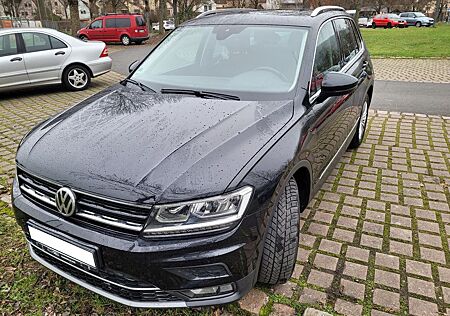 VW Tiguan Volkswagen 2.0 TDI SCR DSG Highline !! VOLL !!