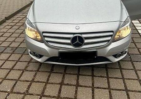 Mercedes-Benz B 200 CDI -