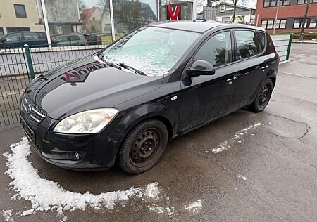 Kia Cee'd / Ceed