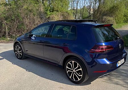 VW Golf Volkswagen 7 1.6 TDI Comfortline Pano AHK Keyless Navi