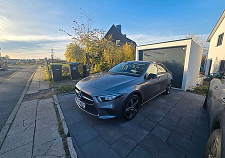 Mercedes-Benz A 250 e DCT -
