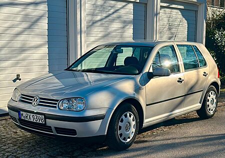 VW Golf Volkswagen IV silber | Baujahr 2000 | TÜV bis 06/27