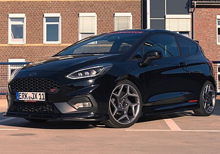 Ford Fiesta 1,5 EcoBoost ST mit Styling-Paket ST ...