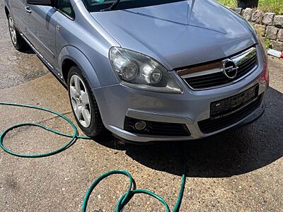 Opel Zafira 1.6 TÜV 5/27, 7 Sitze AHK ,läuft gut, PDC