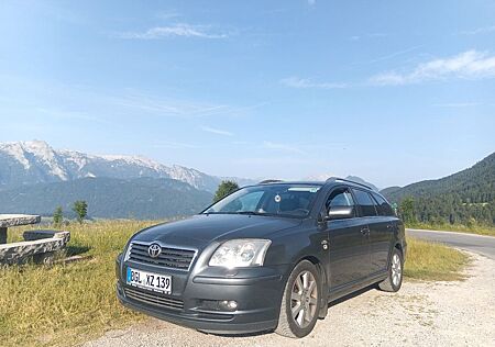 Toyota Avensis Combi Executive 2,2-l-D-CAT Executive