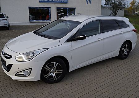 Hyundai i40 cw 1.6*FIFA World Cup Edition*Klima*LED*