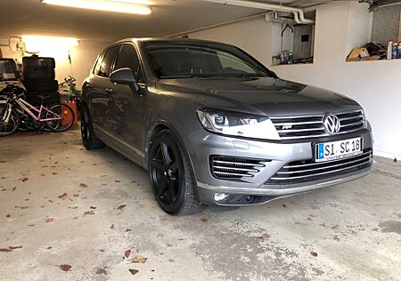 VW Touareg Volkswagen R-Line 3.0 V6 TDI SCR 150kW Tiptronic -