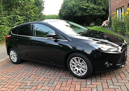 Ford Focus 1,6 EcoBoost,150PS,Top Zustand,TÜV NEU,