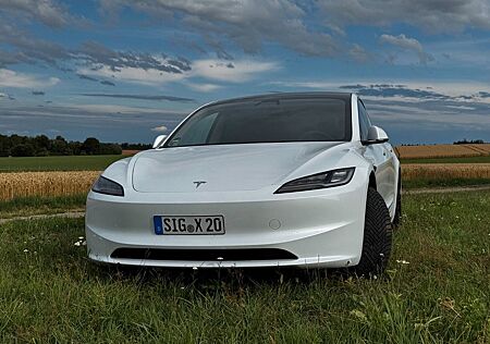 Tesla Model 3 Highland RWD Top-Zustand