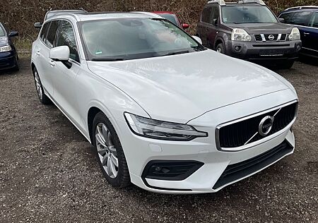 Volvo V60 Kombi Momentum Pro